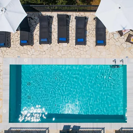 Mandola Villa Tzamarelata