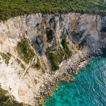 فيلة Mandola Tzamarelata